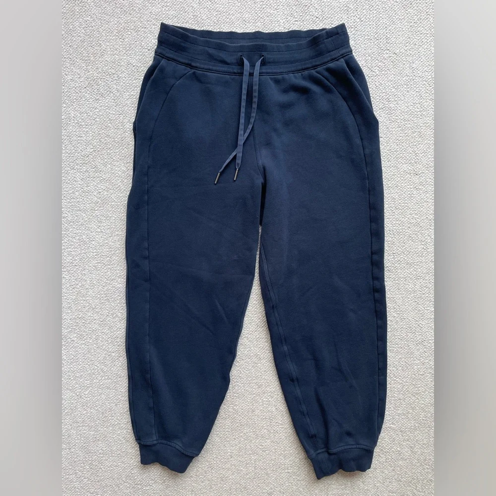 Lululemon Women’s Scuba Relaxed High-Rise Jogger, True Navy, Size 8 - Picture 5 of 10